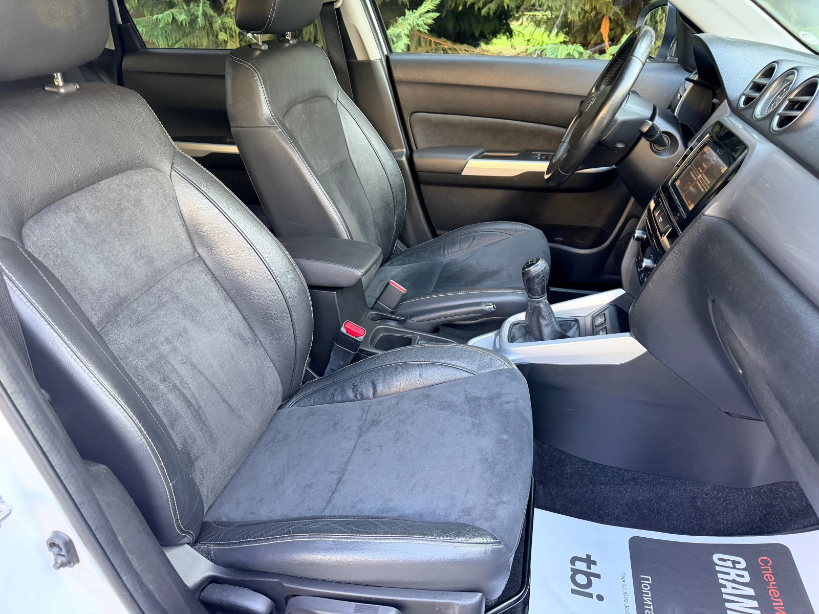 Suzuki Vitara 1.6i PREMIUM DISTRONIK KAMERA KEYLESS-GO PODGREV, снимка 13 - Автомобили и джипове - 55901543