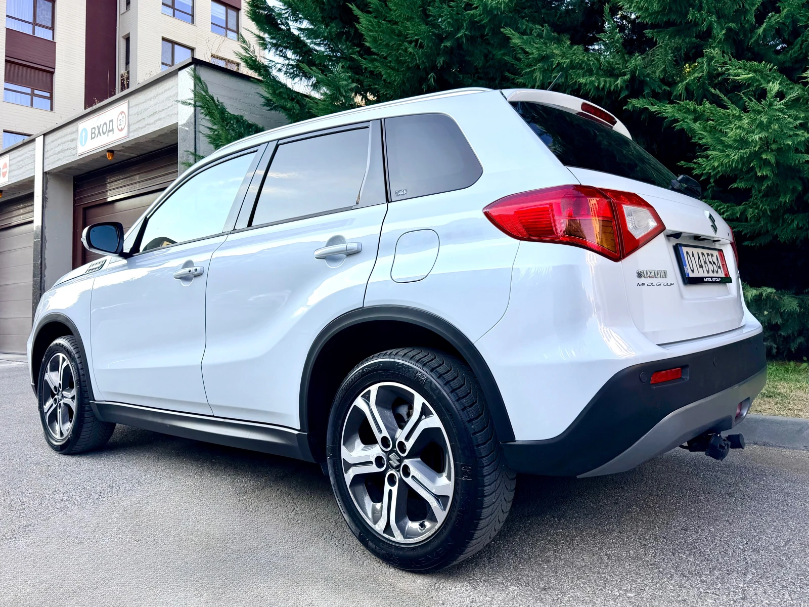 Suzuki Vitara 1.6i PREMIUM DISTRONIK KAMERA KEYLESS-GO PODGREV, снимка 6 - Автомобили и джипове - 55901543