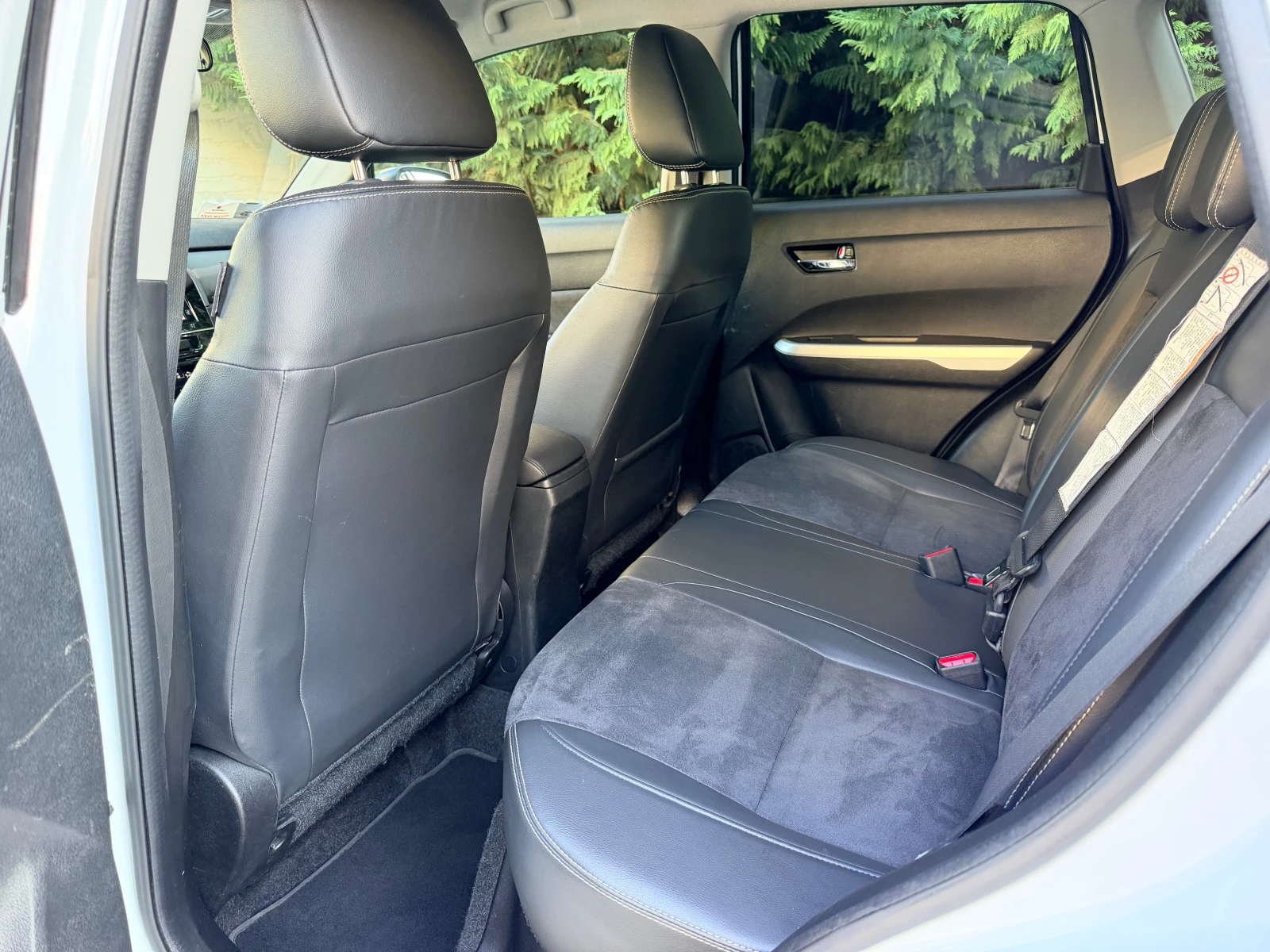 Suzuki Vitara 1.6i PREMIUM DISTRONIK KAMERA KEYLESS-GO PODGREV, снимка 14 - Автомобили и джипове - 55901543