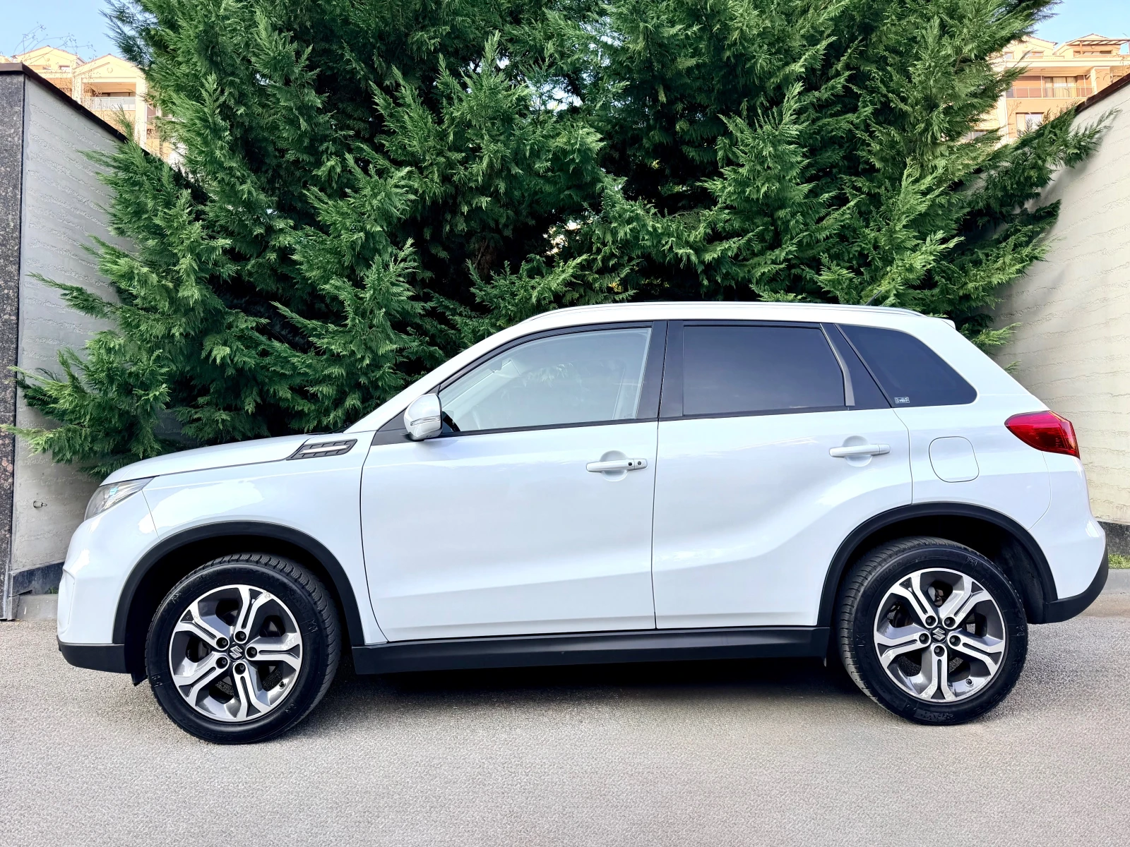 Suzuki Vitara 1.6i PREMIUM DISTRONIK KAMERA KEYLESS-GO PODGREV, снимка 7 - Автомобили и джипове - 55901543