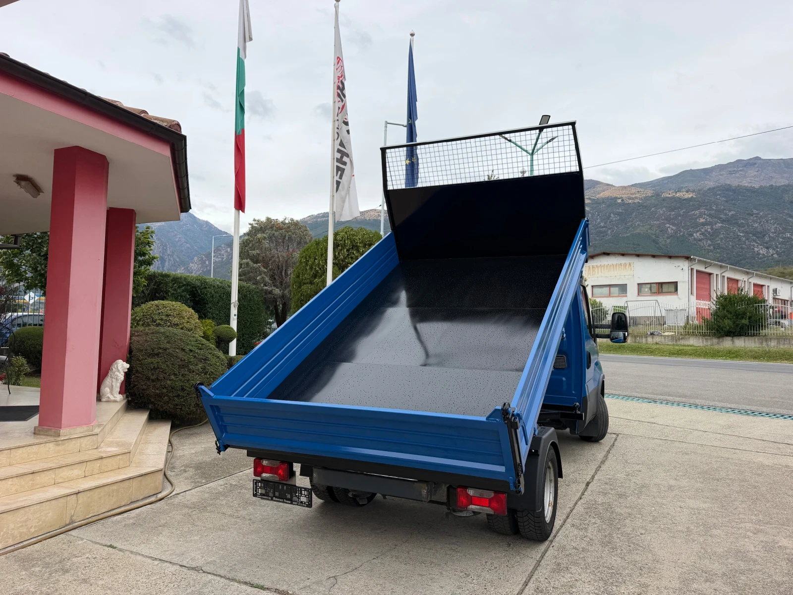 Iveco Daily 3.0HPI* 35C18* Климатик* Тристранен самосвал, снимка 8 - Бусове и автобуси - 56231788