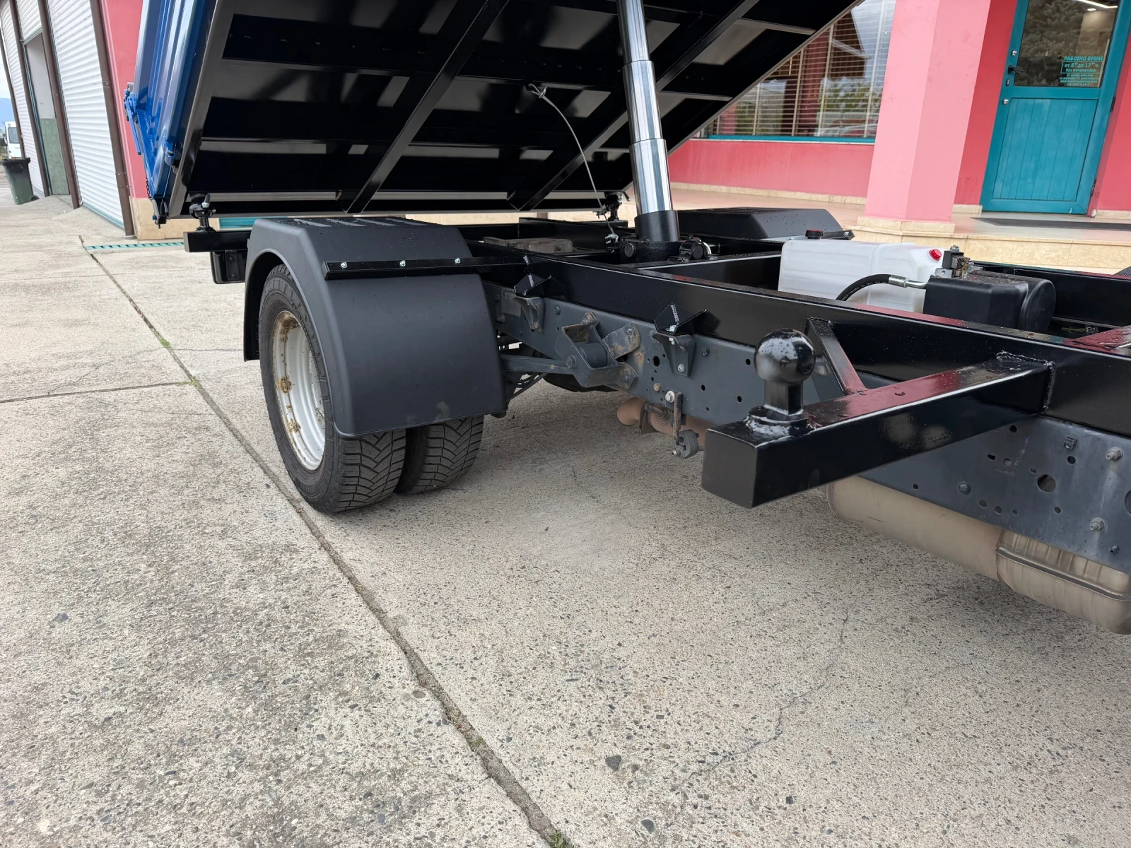Iveco Daily 3.0HPI* 35C18* Климатик* Тристранен самосвал, снимка 12 - Бусове и автобуси - 56231788