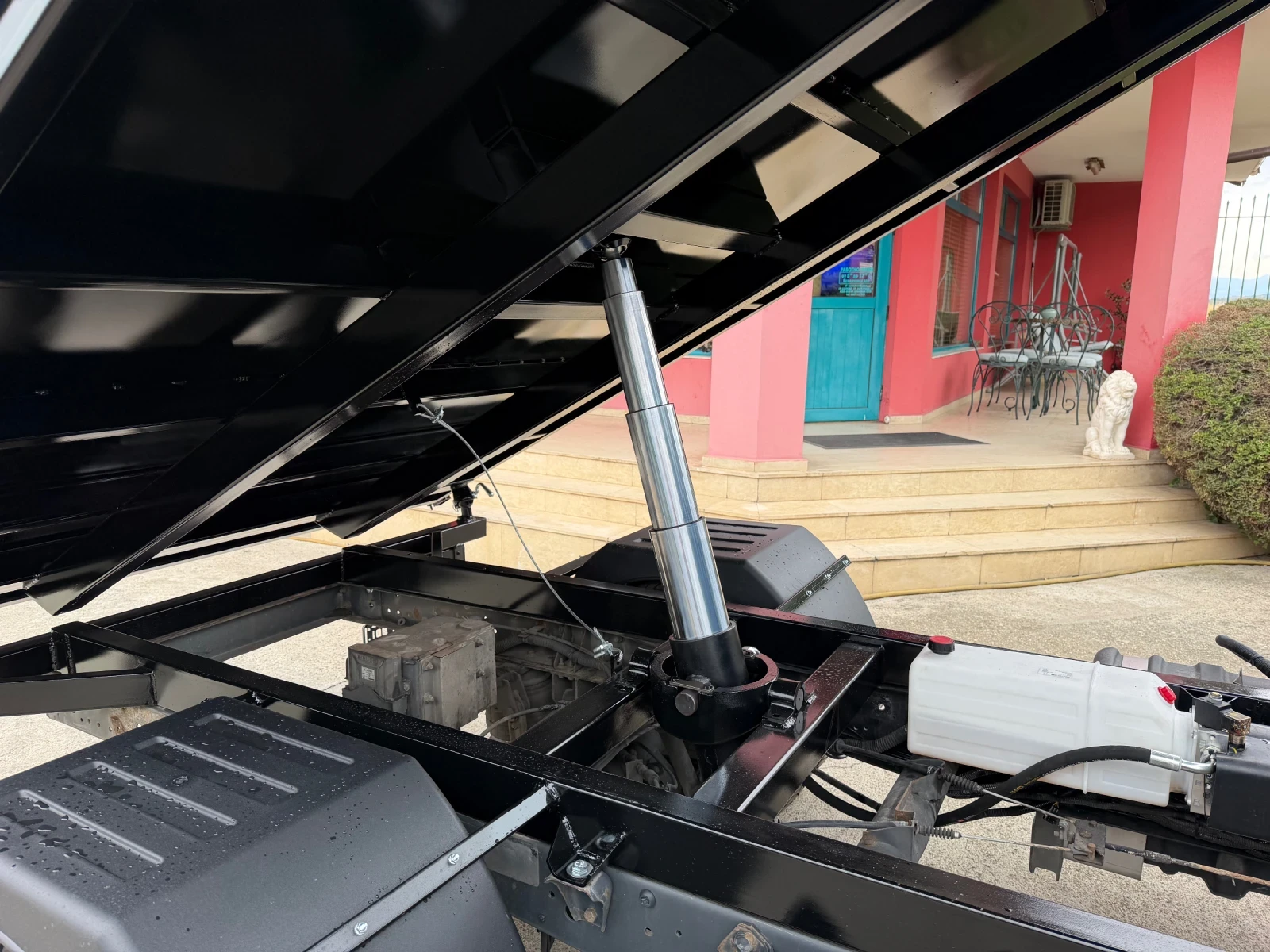 Iveco Daily 3.0HPI* 35C18* Климатик* Тристранен самосвал, снимка 11 - Бусове и автобуси - 56231788