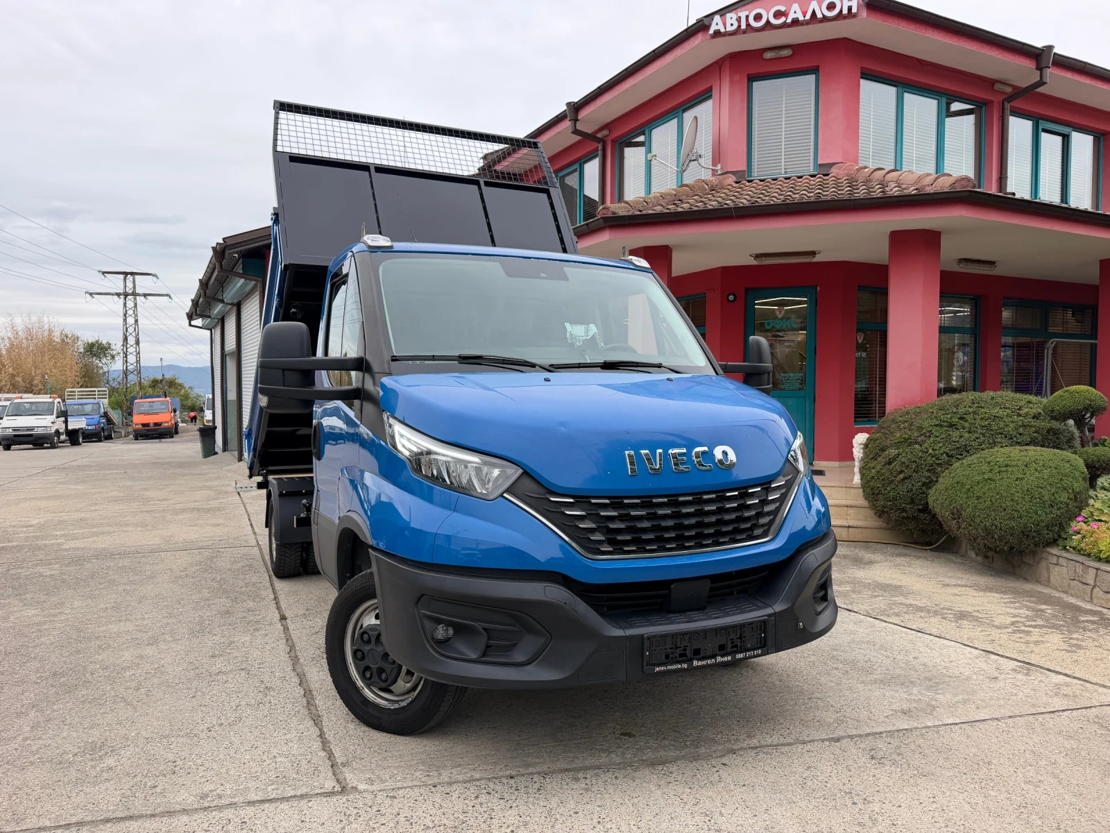 Iveco Daily 3.0HPI* 35C18* Климатик* Тристранен самосвал, снимка 2 - Бусове и автобуси - 56231788