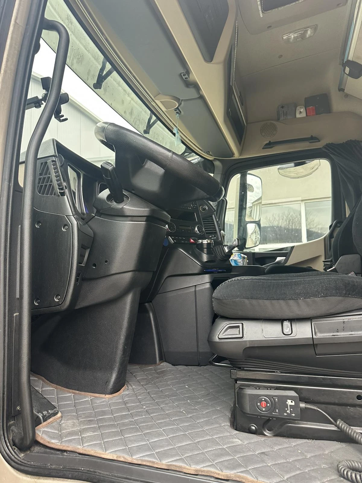 Mercedes-Benz Actros, снимка 12 - Камиони - 53942366