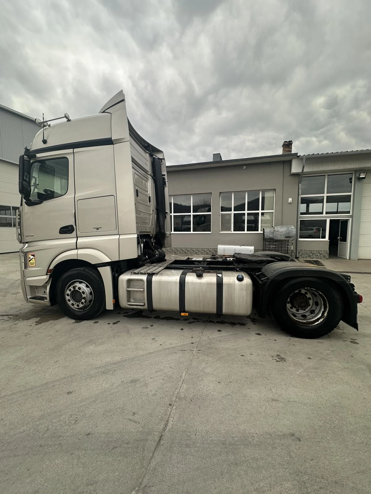 Mercedes-Benz Actros, снимка 8 - Камиони - 53942366