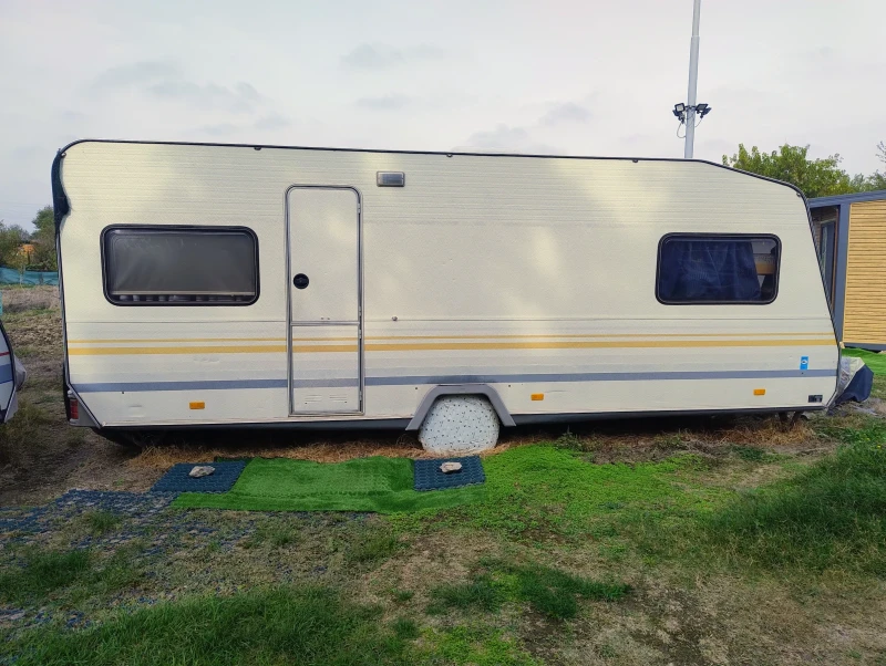 Каравана Knaus 8804, снимка 2 - Каравани и кемпери - 53078243