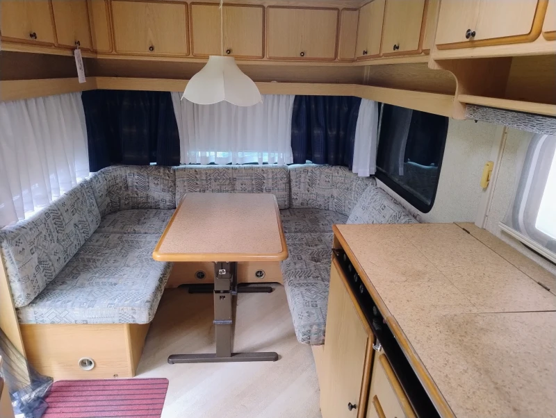 Каравана Knaus 8804, снимка 4 - Каравани и кемпери - 53078243