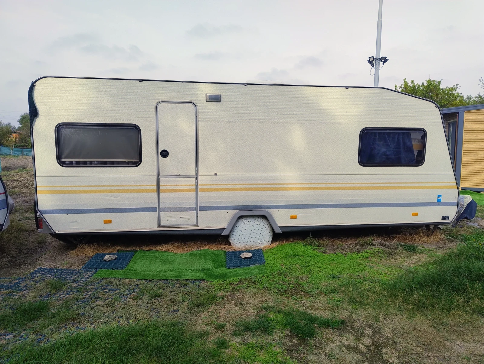 Каравана Knaus 8804 - изображение 2