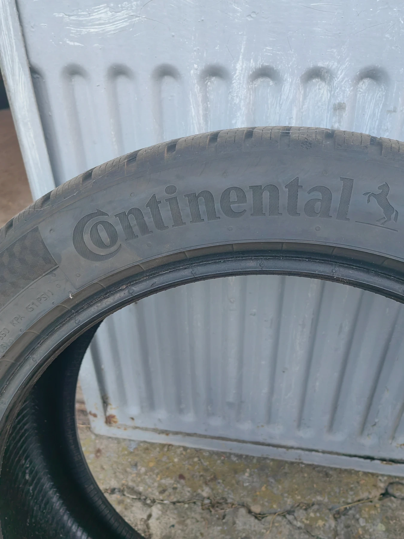 Гуми Летни 235/45R18, снимка 2 - Гуми и джанти - 56008140