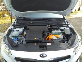 Kia XCeed Plug in hybrid Platinum регистрирана и обслужена, снимка 11