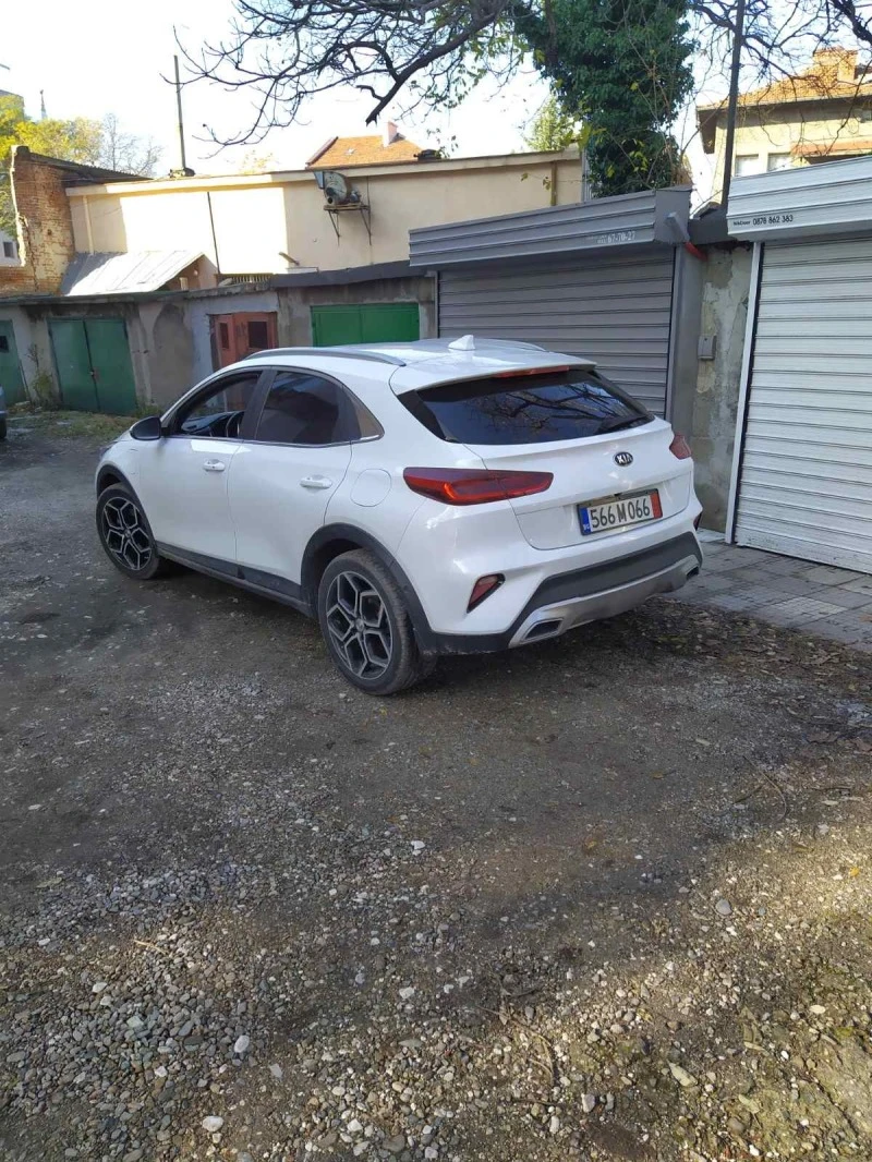 Kia XCeed Plug in hybrid Platinum регистрирана и обслужена, снимка 2 - Автомобили и джипове - 47561193