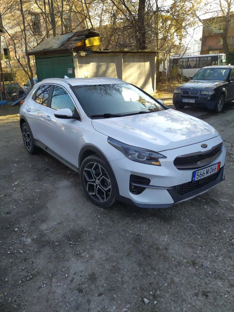 Kia XCeed Plug in hybrid Platinum регистрирана и обслужена, снимка 3 - Автомобили и джипове - 47561193