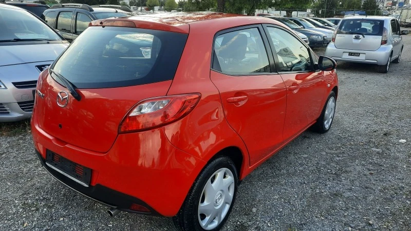 Mazda 2 1.4i, снимка 4 - Автомобили и джипове - 46247861