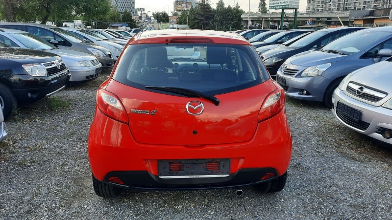 Mazda 2 1.4i, снимка 6 - Автомобили и джипове - 46247861