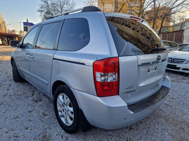 Kia Carnival 2.9CRDI/7м, снимка 7 - Автомобили и джипове - 48111317