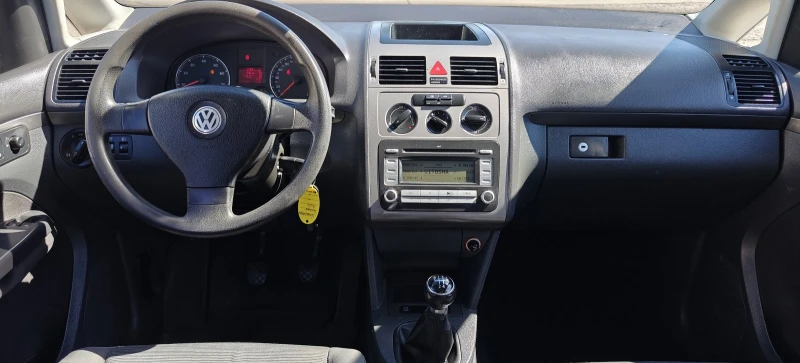 VW Touran 2.0i-7места09г, снимка 13 - Автомобили и джипове - 50097358