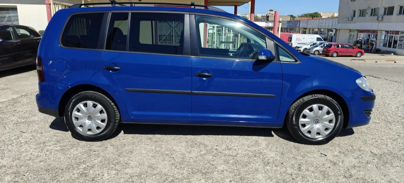 VW Touran 2.0i-7места09г, снимка 8 - Автомобили и джипове - 50097358