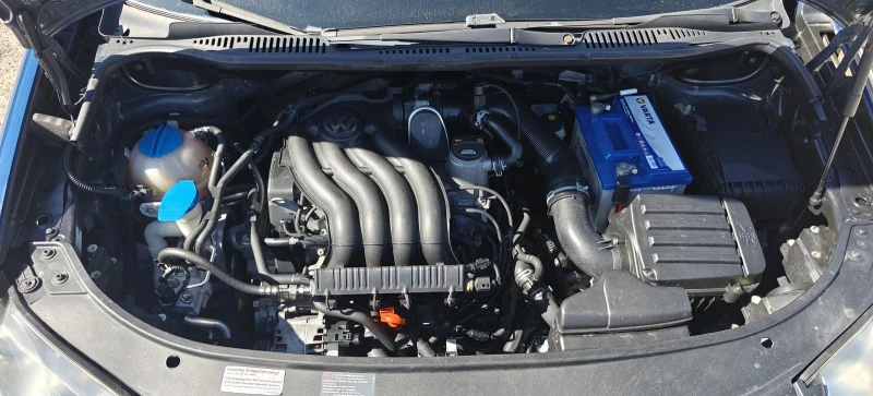 VW Touran 2.0i-7места09г, снимка 15 - Автомобили и джипове - 50097358