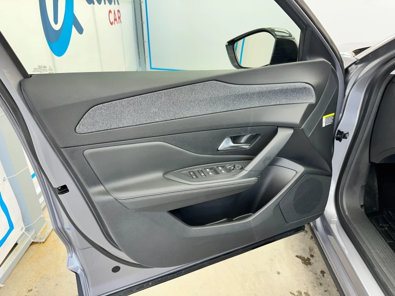 Peugeot 408 Plug-in HYBRID* DISTR* 15576.00 лв. пър. вноска, снимка 15 - Автомобили и джипове - 51906138