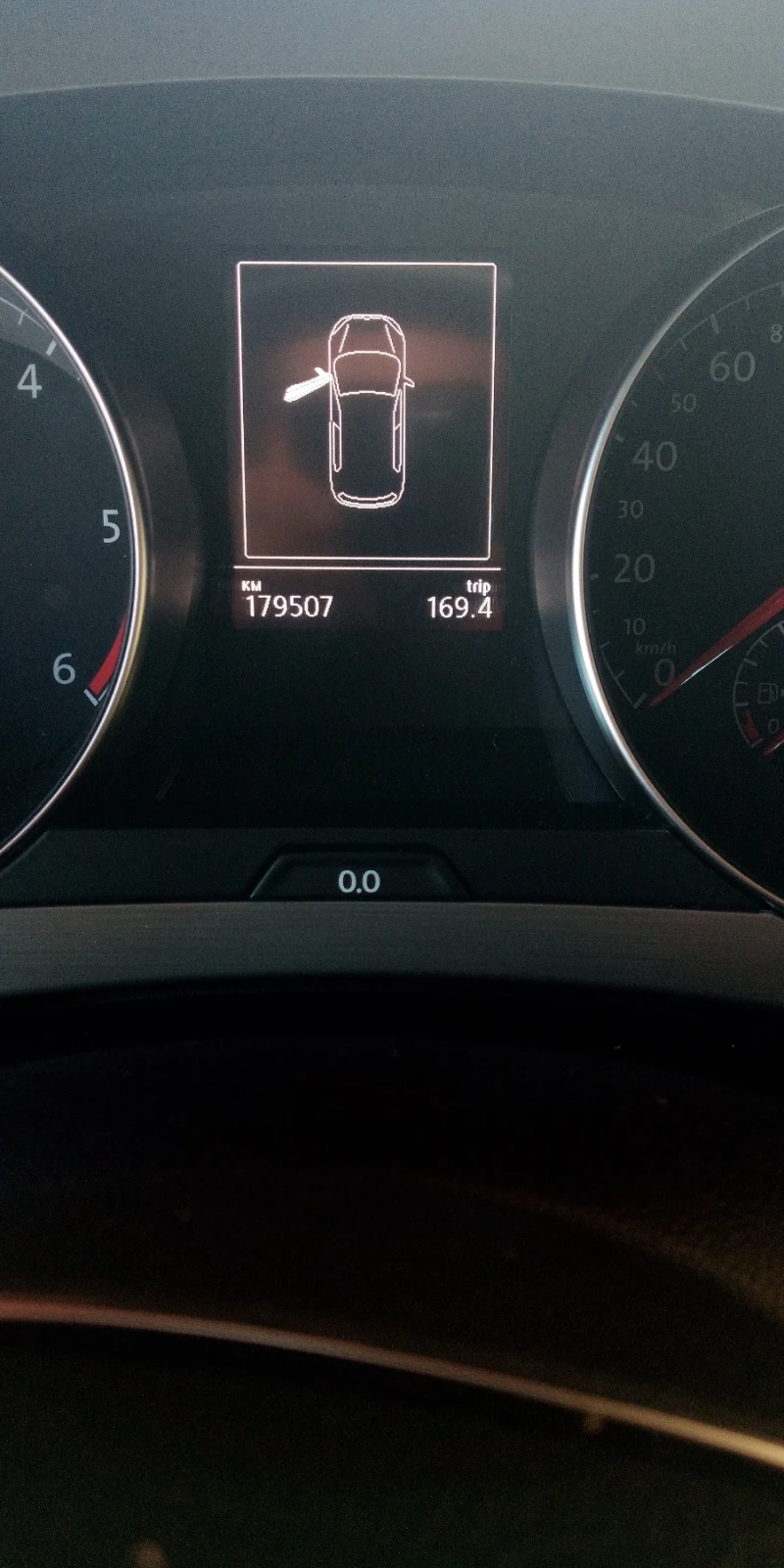 VW Sportsvan 1.6, снимка 6 - Автомобили и джипове - 51943377