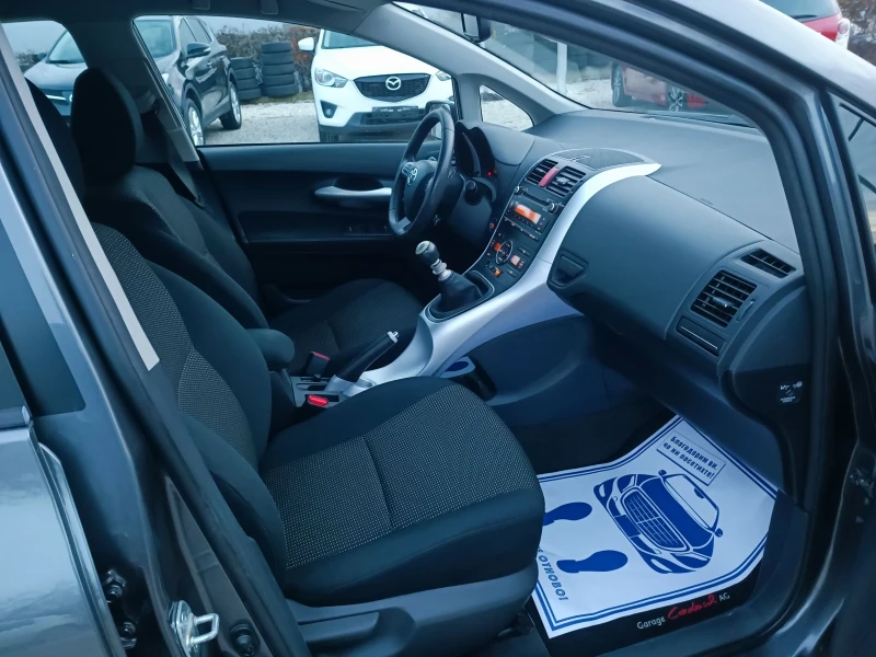 Toyota Auris 1.8i-147кс-ШВЕЙЦАРИЯ-РЪЧКА-6ск-FACELIFT-Keyless, снимка 13 - Автомобили и джипове - 52729177