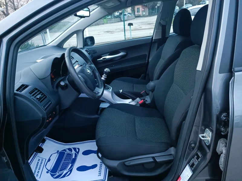 Toyota Auris 1.8i-147кс-ШВЕЙЦАРИЯ-РЪЧКА-6ск-FACELIFT-Keyless, снимка 10 - Автомобили и джипове - 52729177