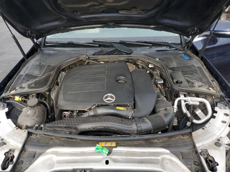 Mercedes-Benz C 300 4 MATIC, снимка 2 - Автомобили и джипове - 52818904
