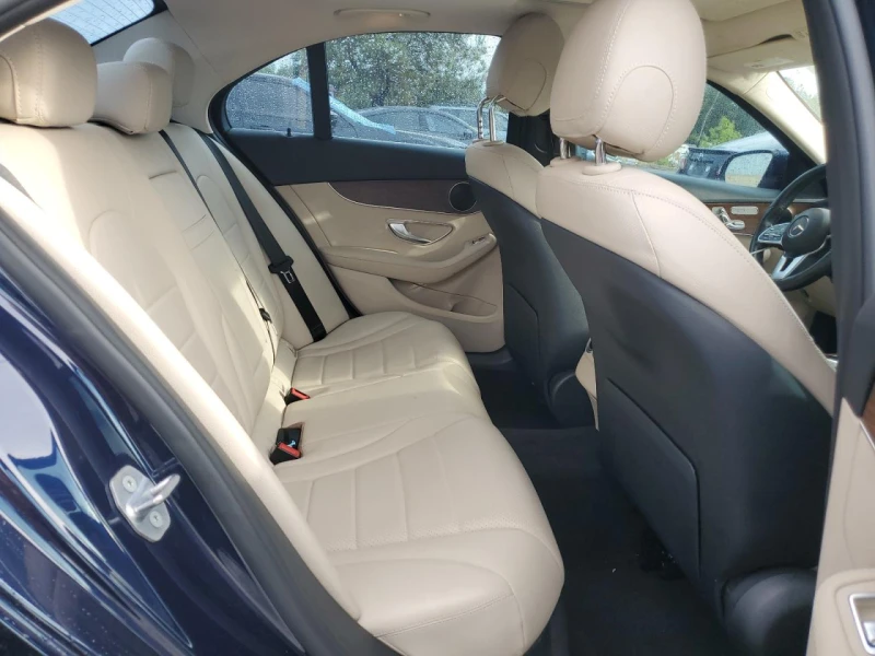 Mercedes-Benz C 300 4 MATIC, снимка 9 - Автомобили и джипове - 52818904