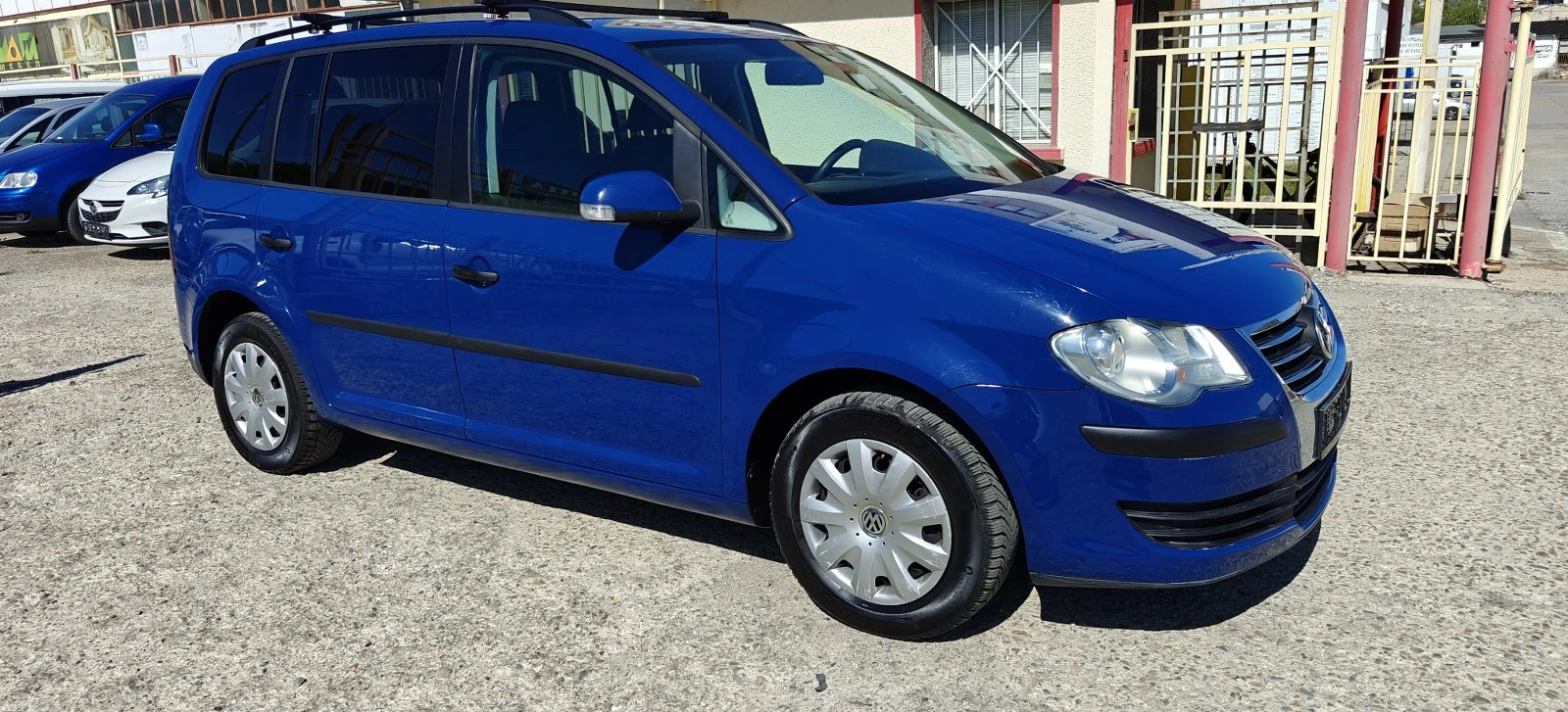 VW Touran 2.0i-7места09г - изображение 9