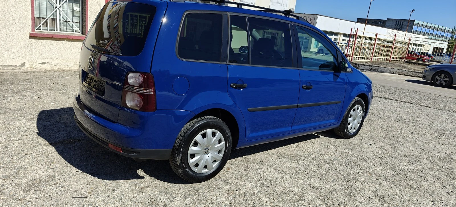VW Touran 2.0i-7места09г - изображение 7