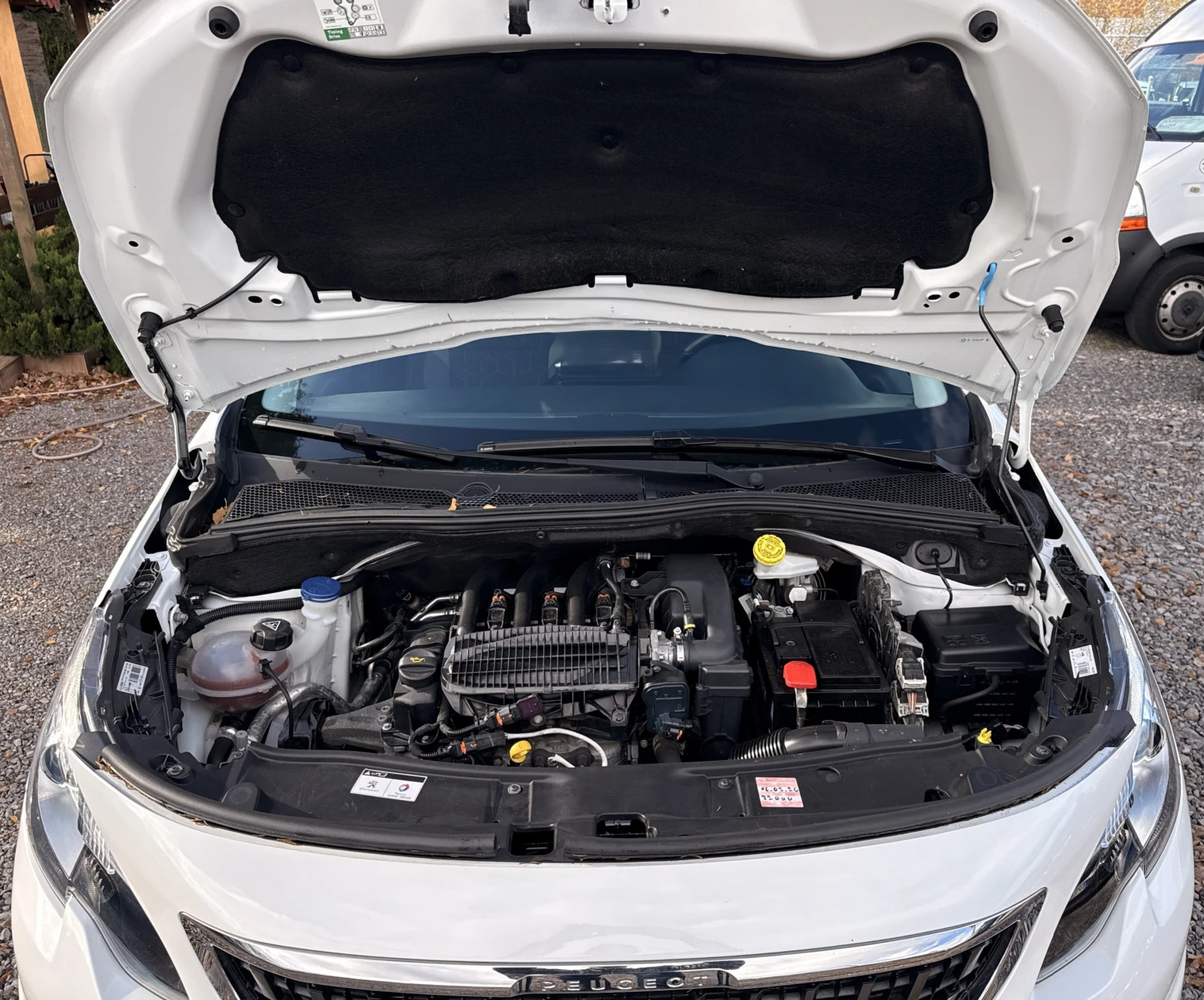 Peugeot 2008 1.2i STYLE;FULL;EURO6;GERMANY;TUV;NAVI;PANORAMA | Mobile.bg   17