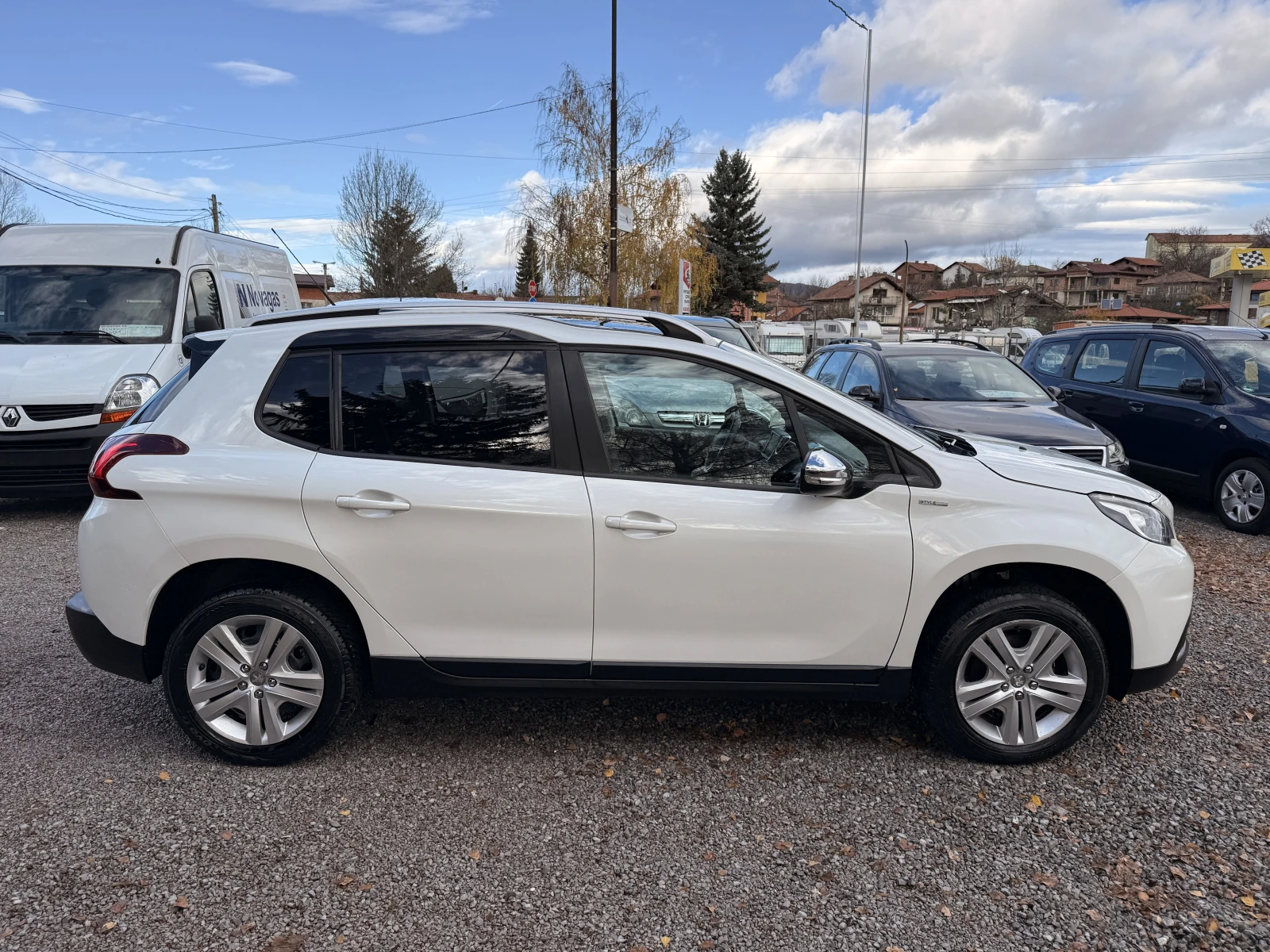 Peugeot 2008 1.2i STYLE;FULL;EURO6;GERMANY;TUV;NAVI;PANORAMA - изображение 4