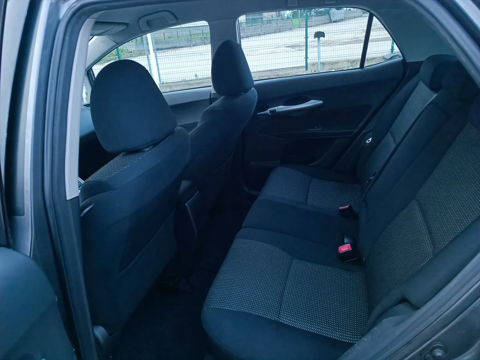 Toyota Auris 1.8i-147��-���������-�����-6��-FACELIFT-Keyless | Mobile.bg � ����������� 10