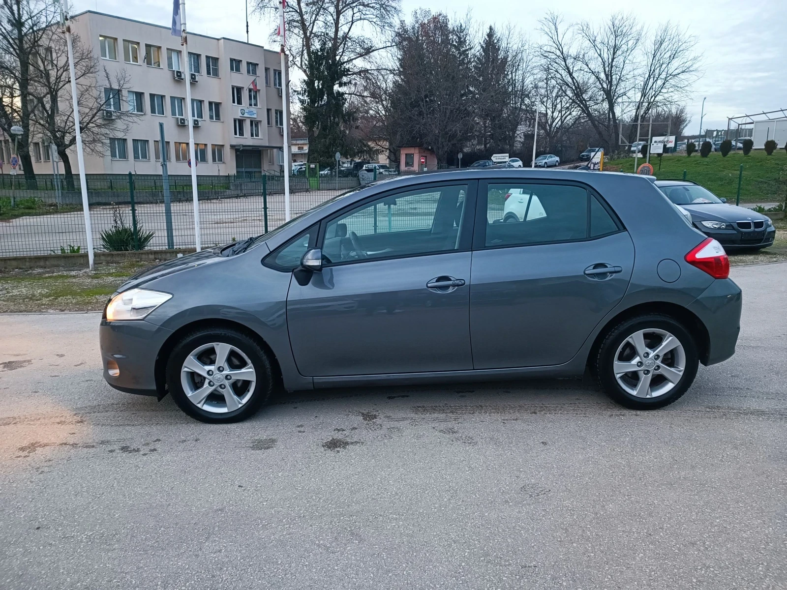 Toyota Auris 1.8i-147кс-ШВЕЙЦАРИЯ-РЪЧКА-6ск-FACELIFT-Keyless - изображение 7