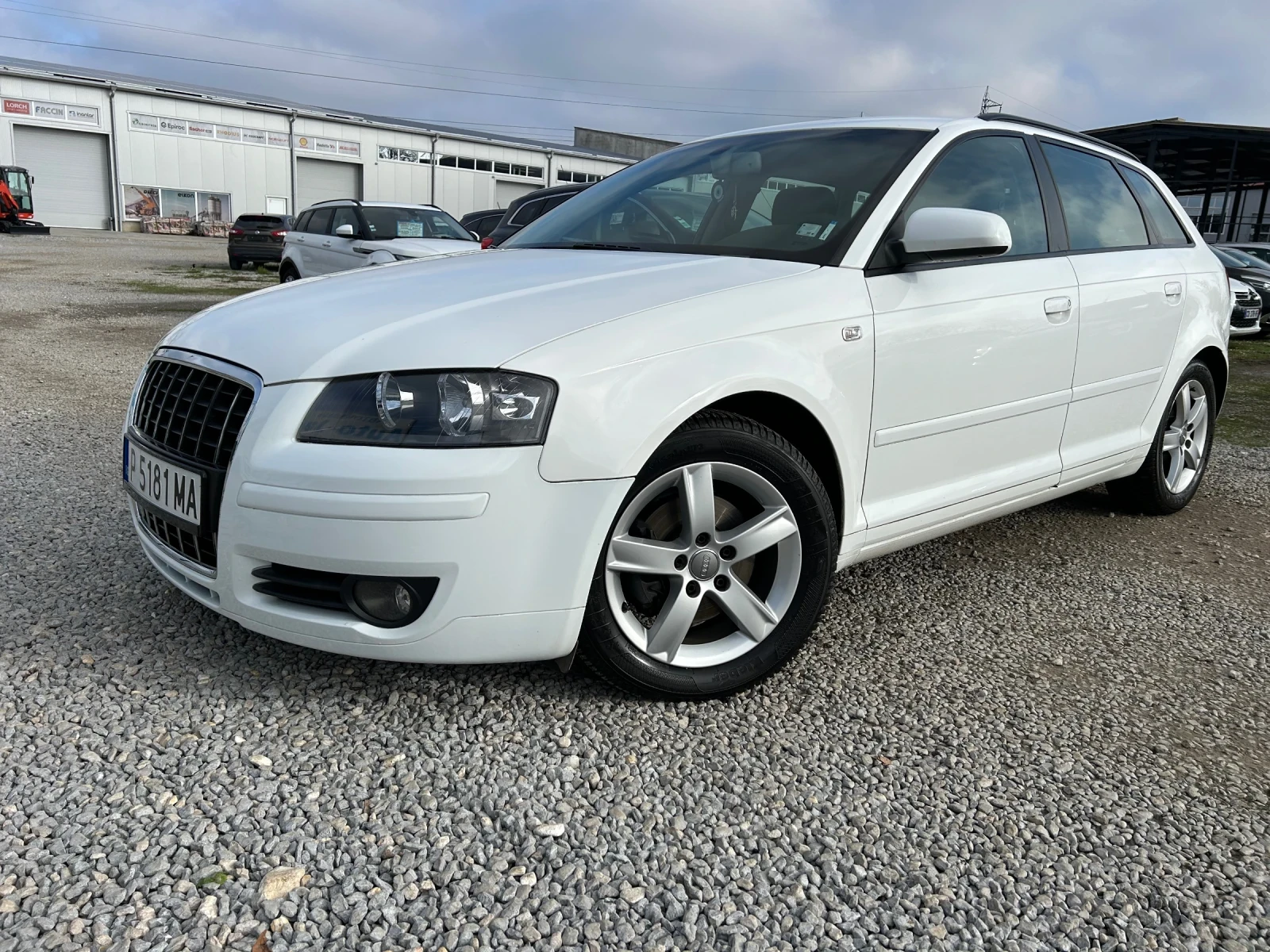 Audi A3 2.0TDi/AUTOMATIC/140K.C./АВТОКАСКО/НОВ ВНОС - изображение 2