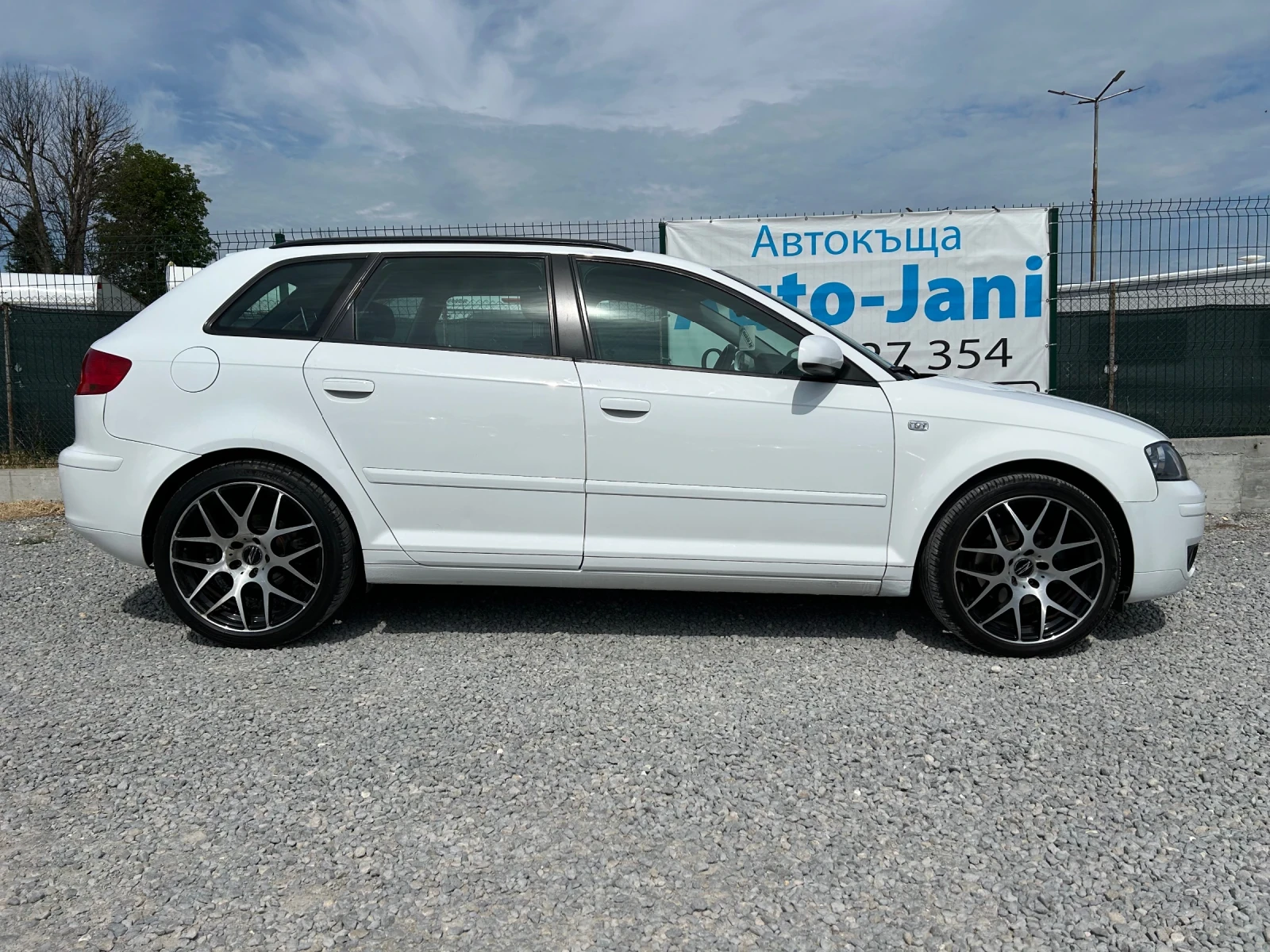 Audi A3 2.0TDi/AUTOMATIC/140K.C./АВТОКАСКО/НОВ ВНОС, снимка 5 - Автомобили и джипове - 52773572
