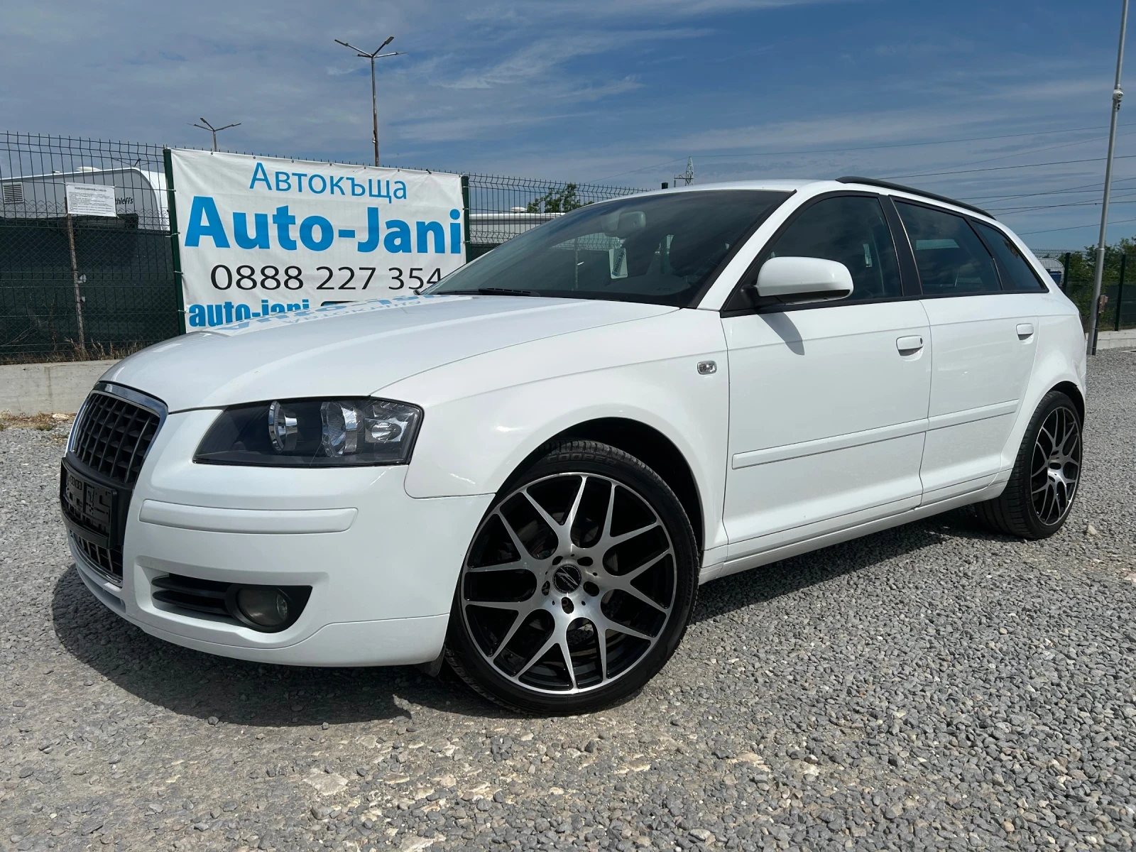 Audi A3 2.0TDi/AUTOMATIC/140K.C./АВТОКАСКО/НОВ ВНОС, снимка 2 - Автомобили и джипове - 52773572