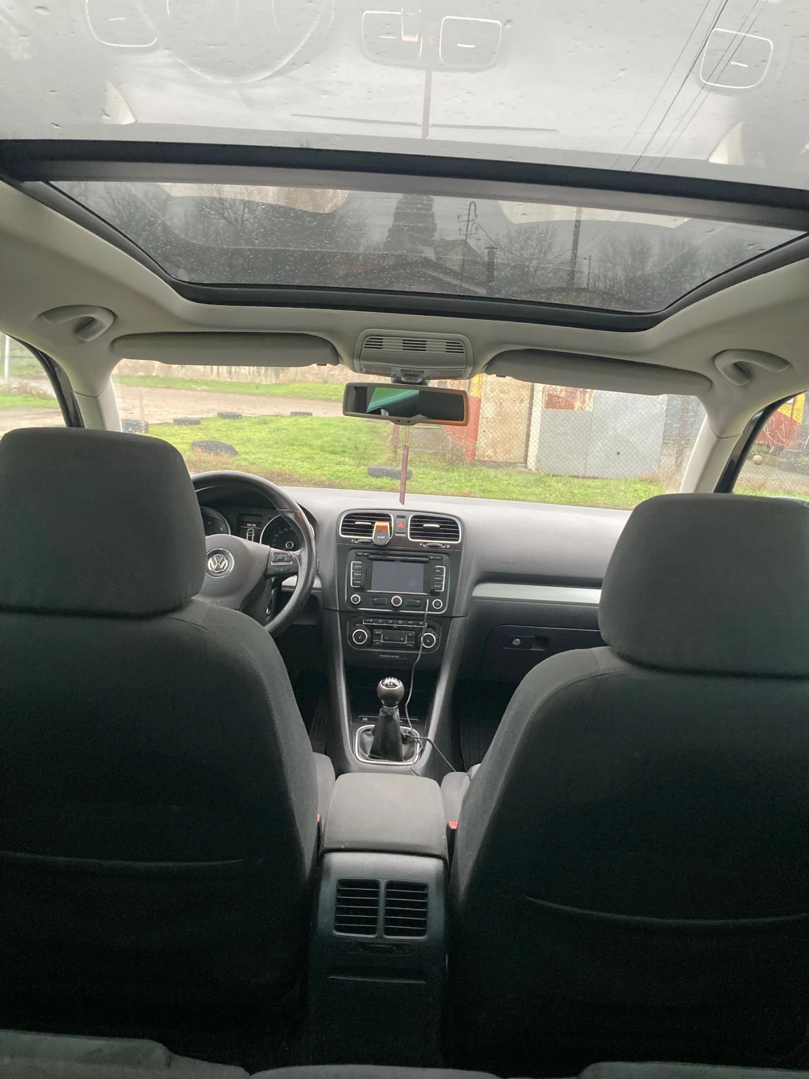 VW Golf Variant 1.6 tdi - изображение 10