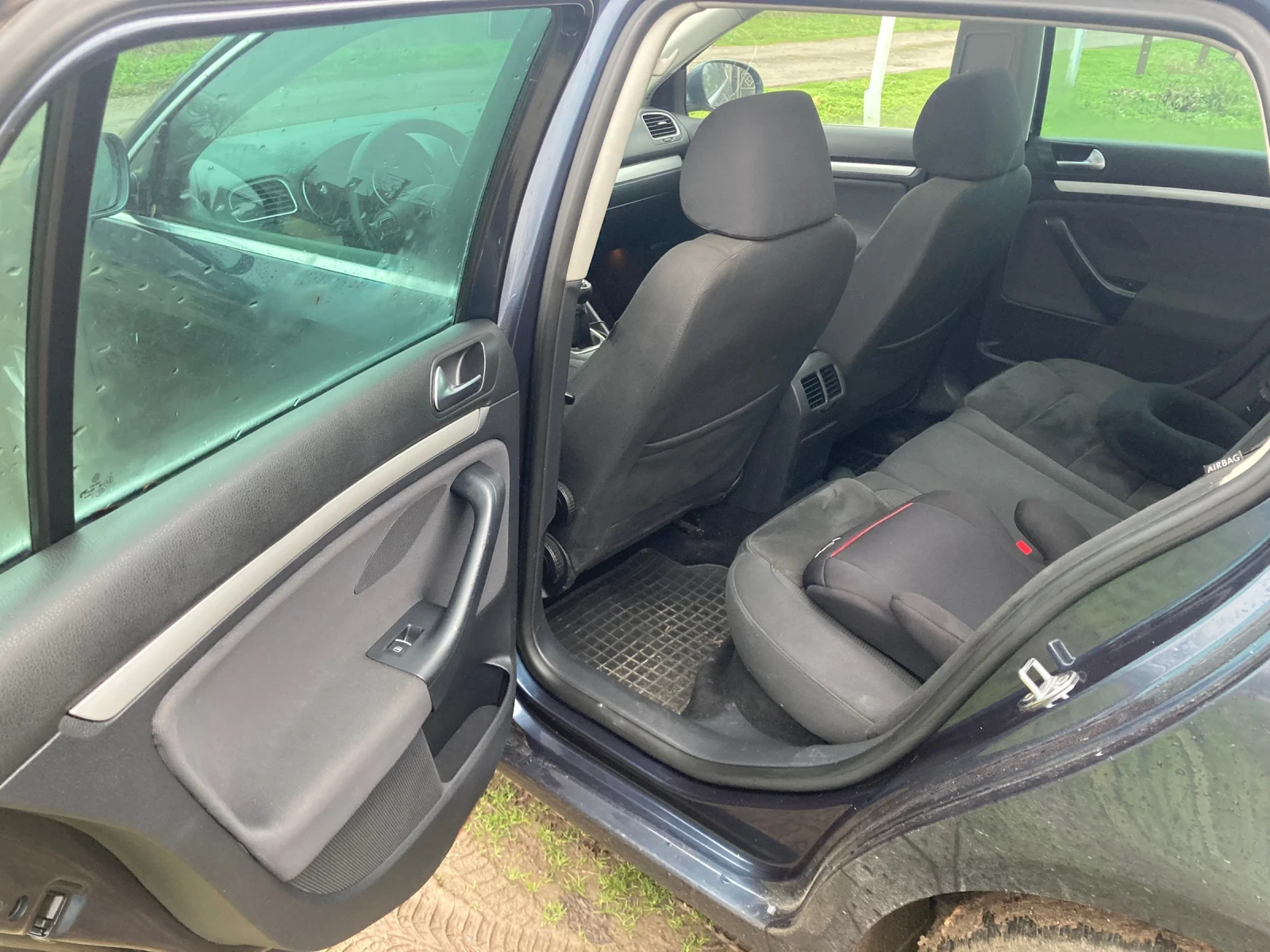 VW Golf Variant 1.6 tdi - изображение 9