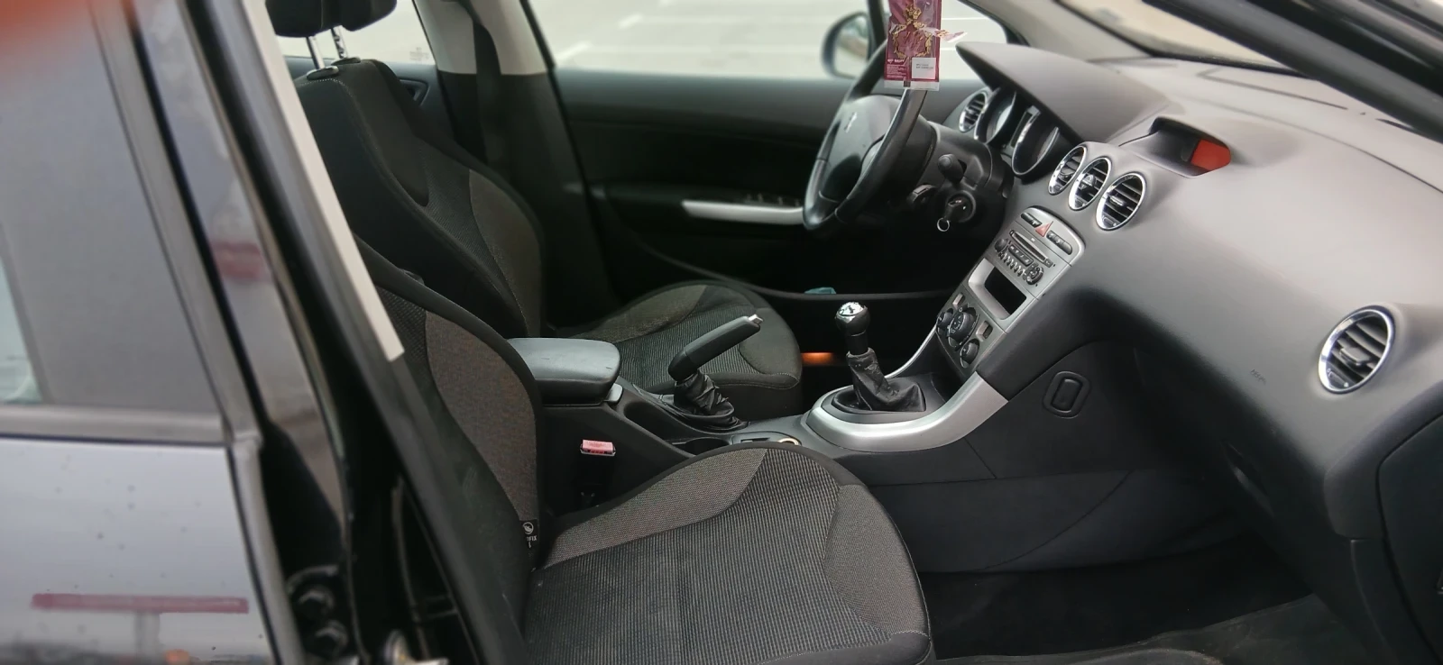 Peugeot 308 1.6 ТОП СЪСТОЯНИЕ , снимка 11 - Автомобили и джипове - 54146456