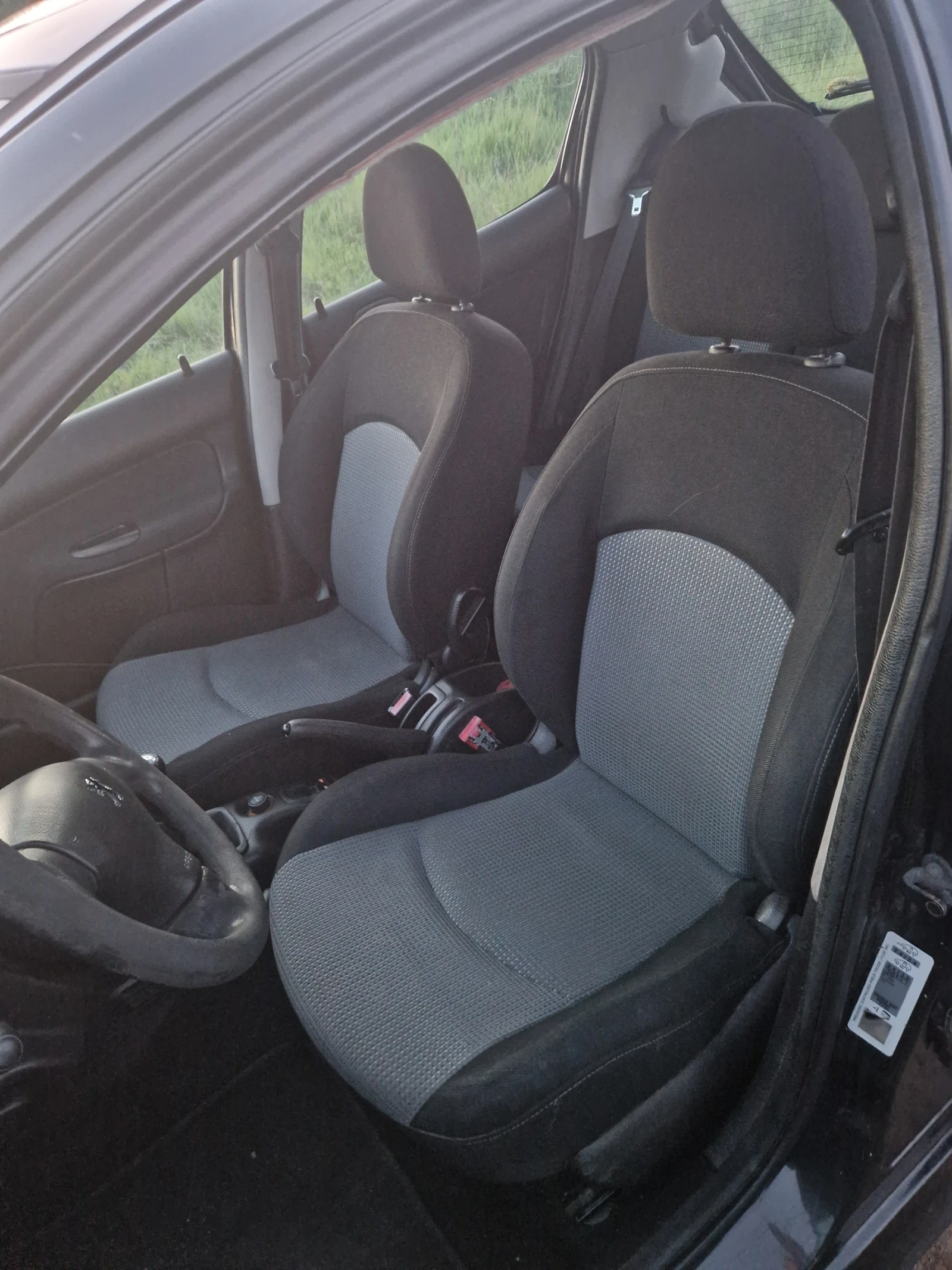 Peugeot 206 1.4 HDi Facelift, снимка 13 - Автомобили и джипове - 54544939