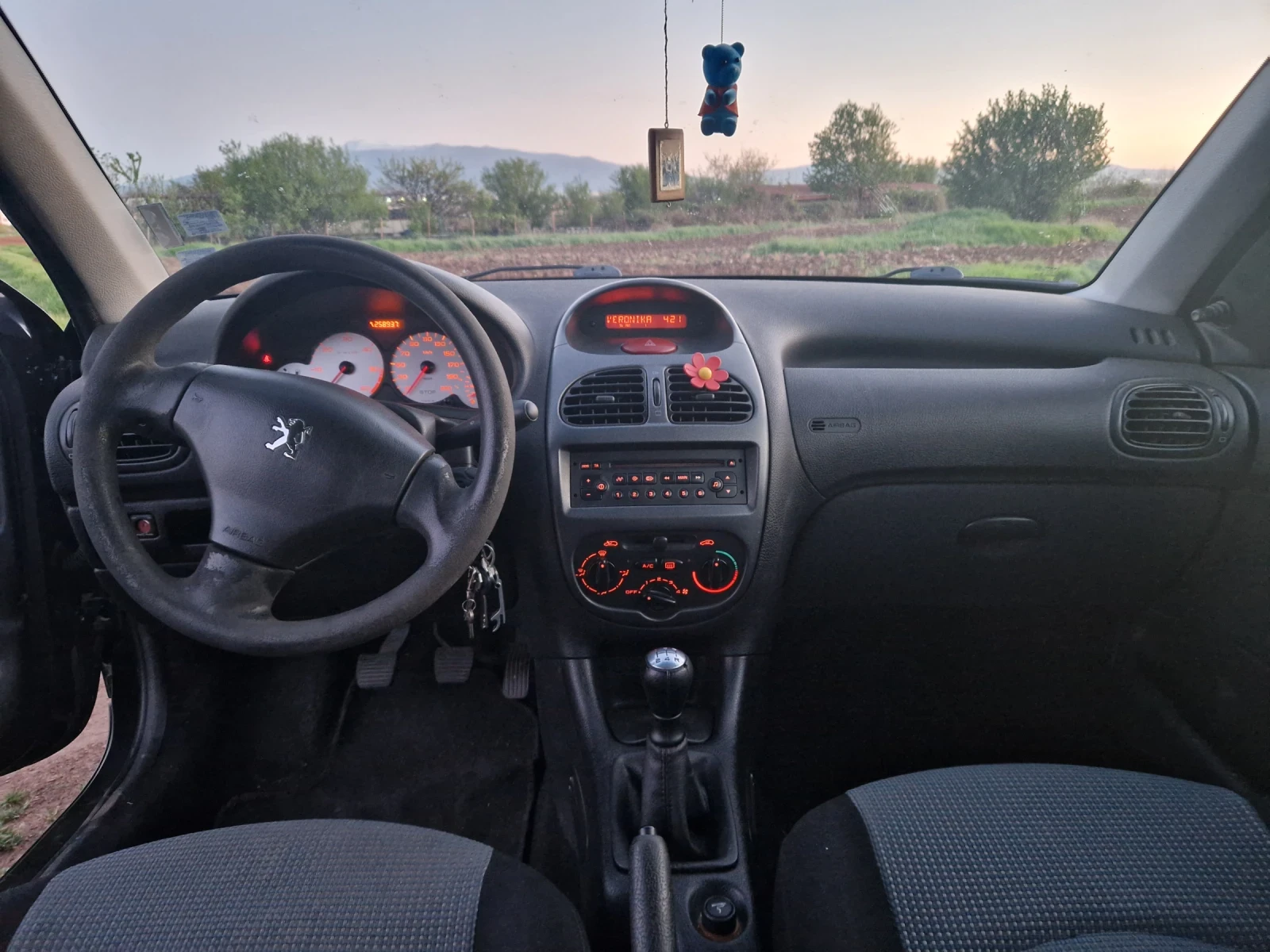 Peugeot 206 1.4 HDi Facelift, снимка 9 - Автомобили и джипове - 54544939
