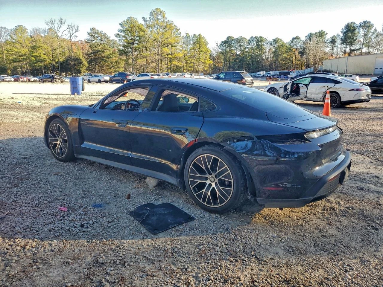 Porsche Taycan RWD, снимка 5 - Автомобили и джипове - 54608336