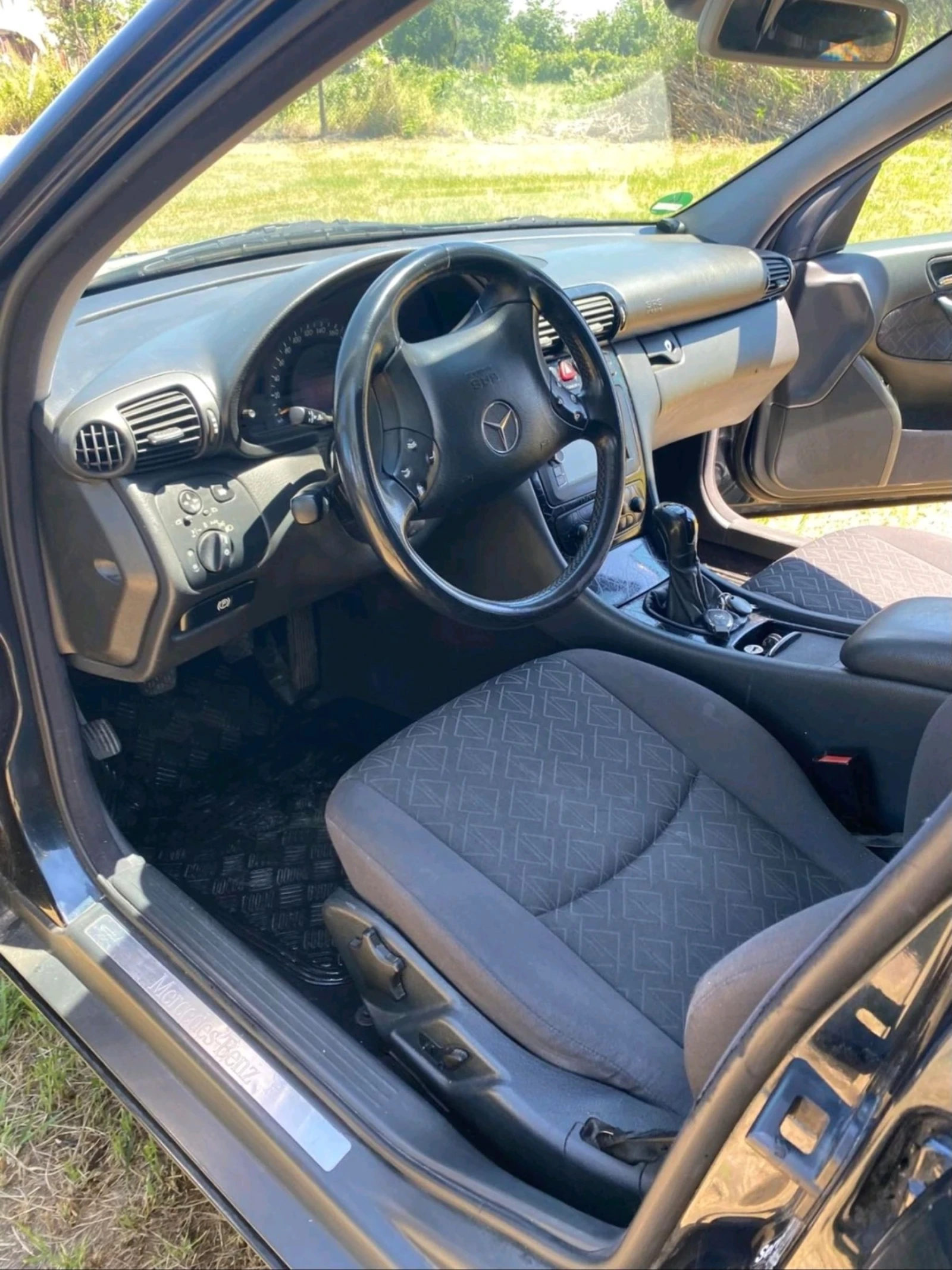 Mercedes-Benz C 180 ELEGANCE, снимка 7 - Автомобили и джипове - 54654335