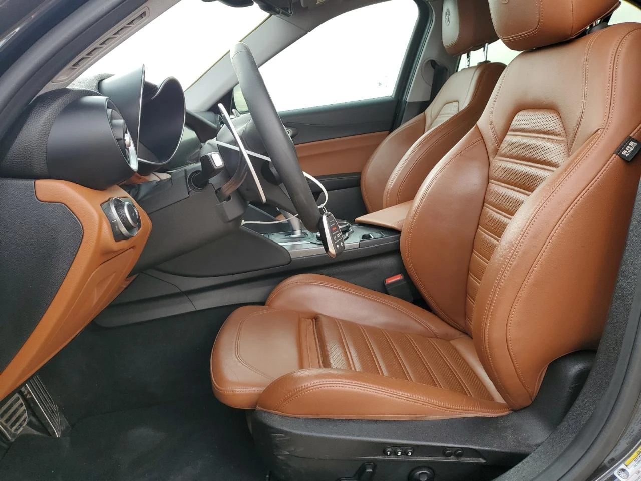 Alfa Romeo Giulia 2l Ti Q4, снимка 7 - Автомобили и джипове - 54713397