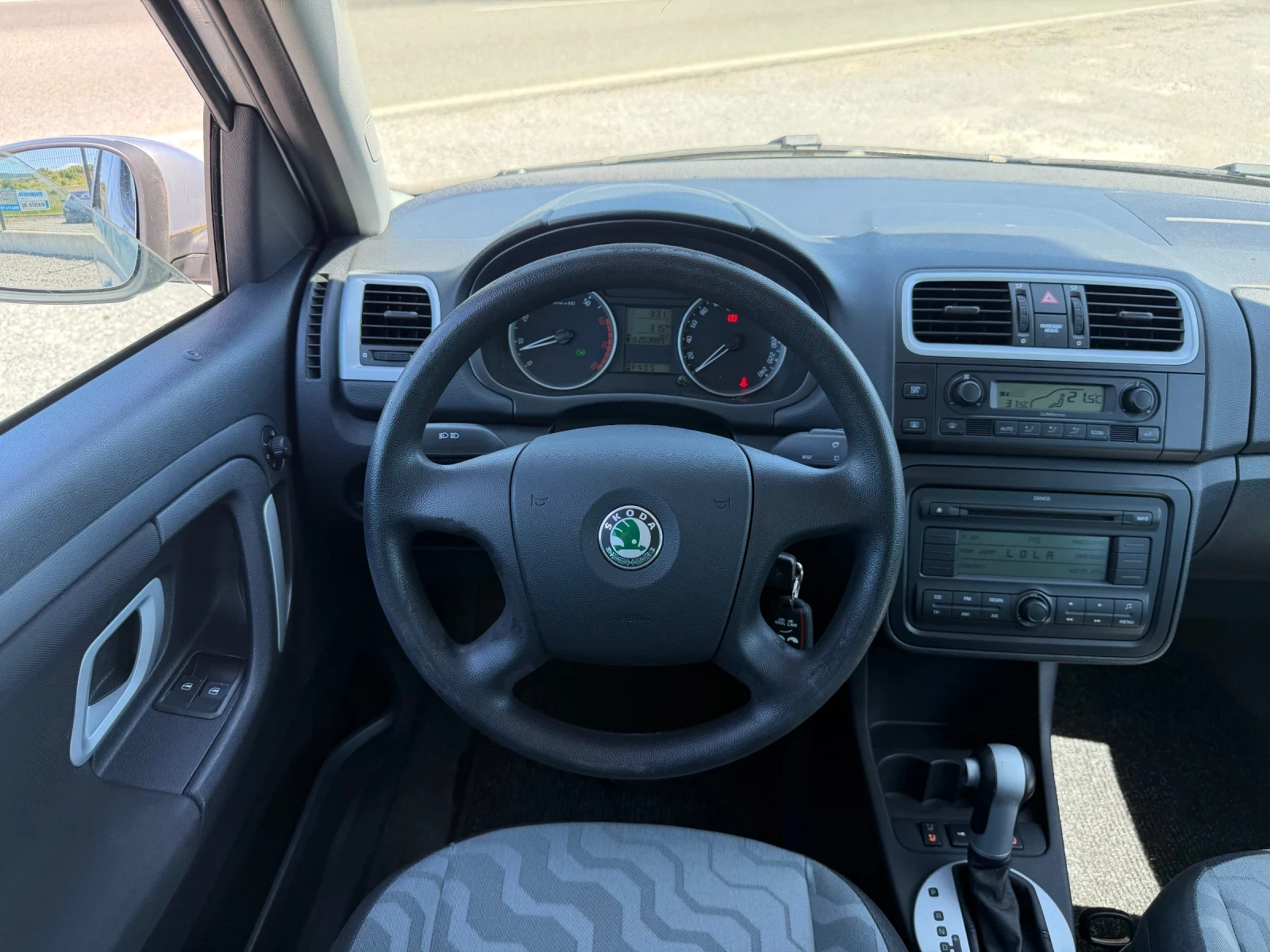 Skoda Roomster 1.6i AUTOMATIC, снимка 10 - Автомобили и джипове - 54913183