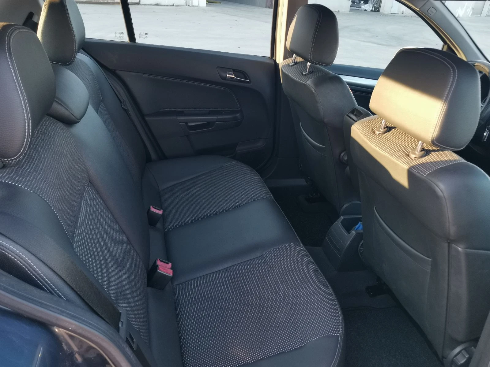 Opel Astra H, снимка 10 - Автомобили и джипове - 54948658