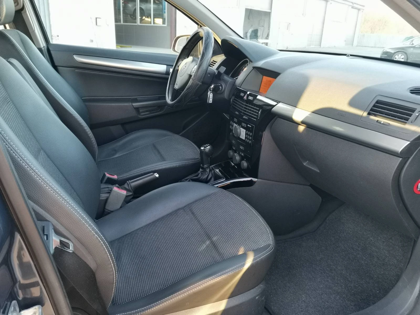 Opel Astra H, снимка 11 - Автомобили и джипове - 54948658