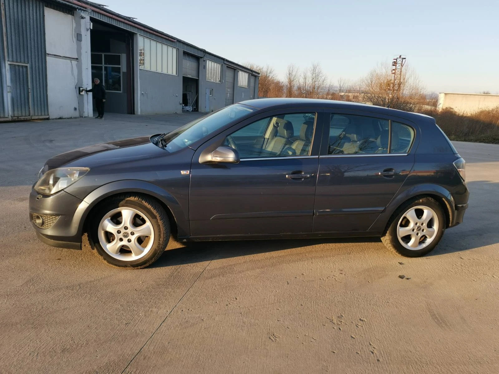 Opel Astra H, снимка 2 - Автомобили и джипове - 54948658